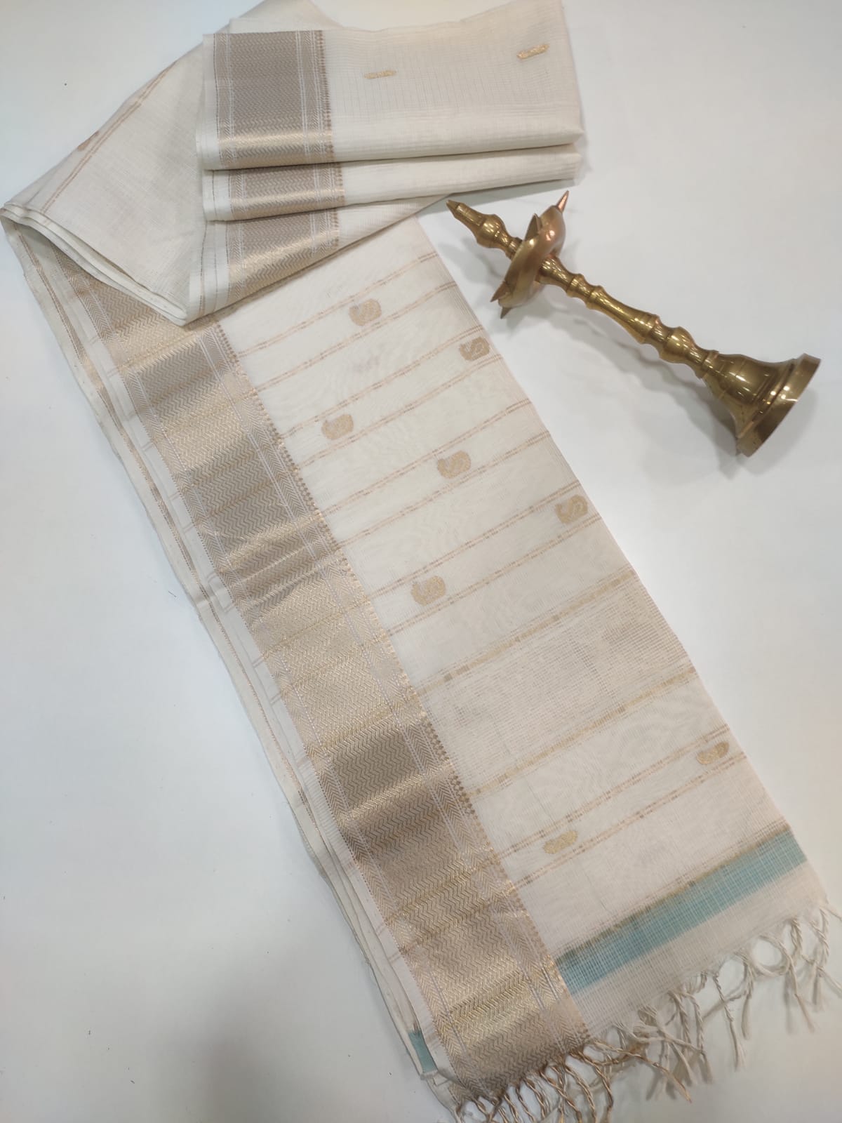 Maheshwari Silk Wave Saree Cream Beige